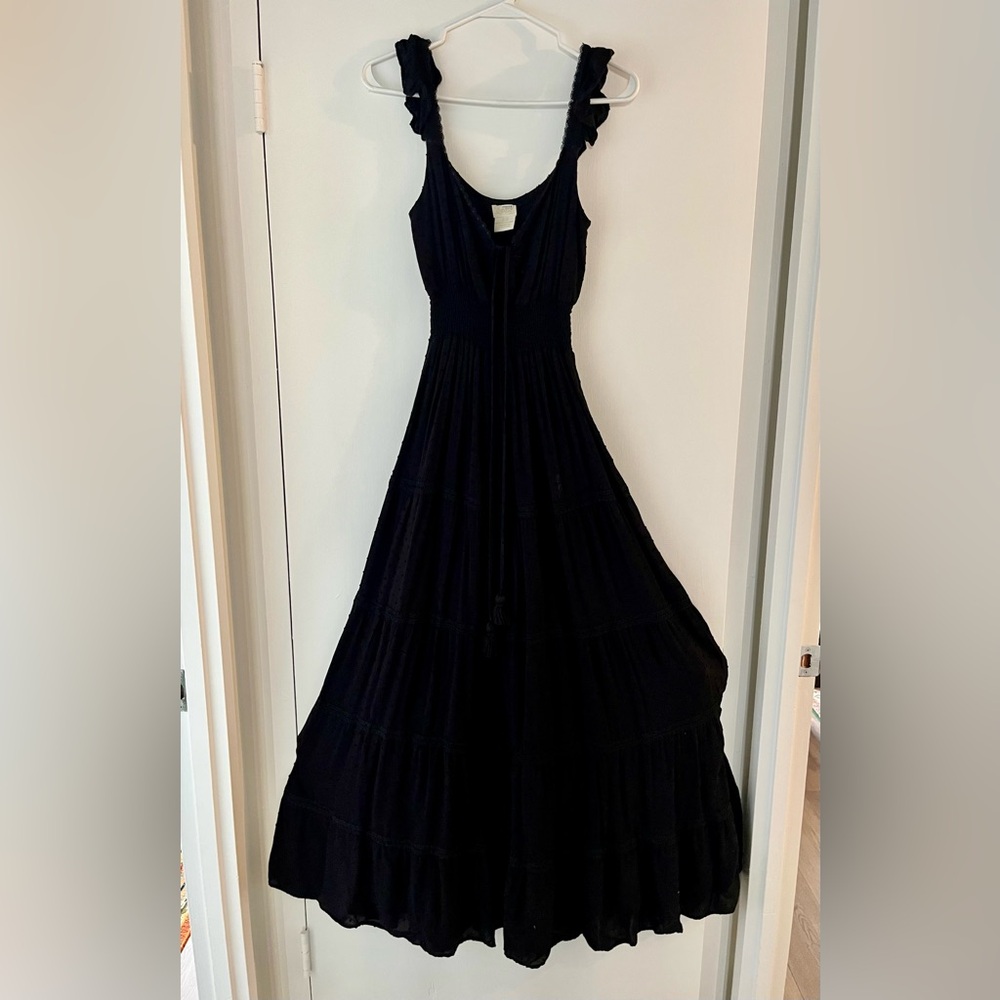 Chic Black Sleeveless Maxi Dress